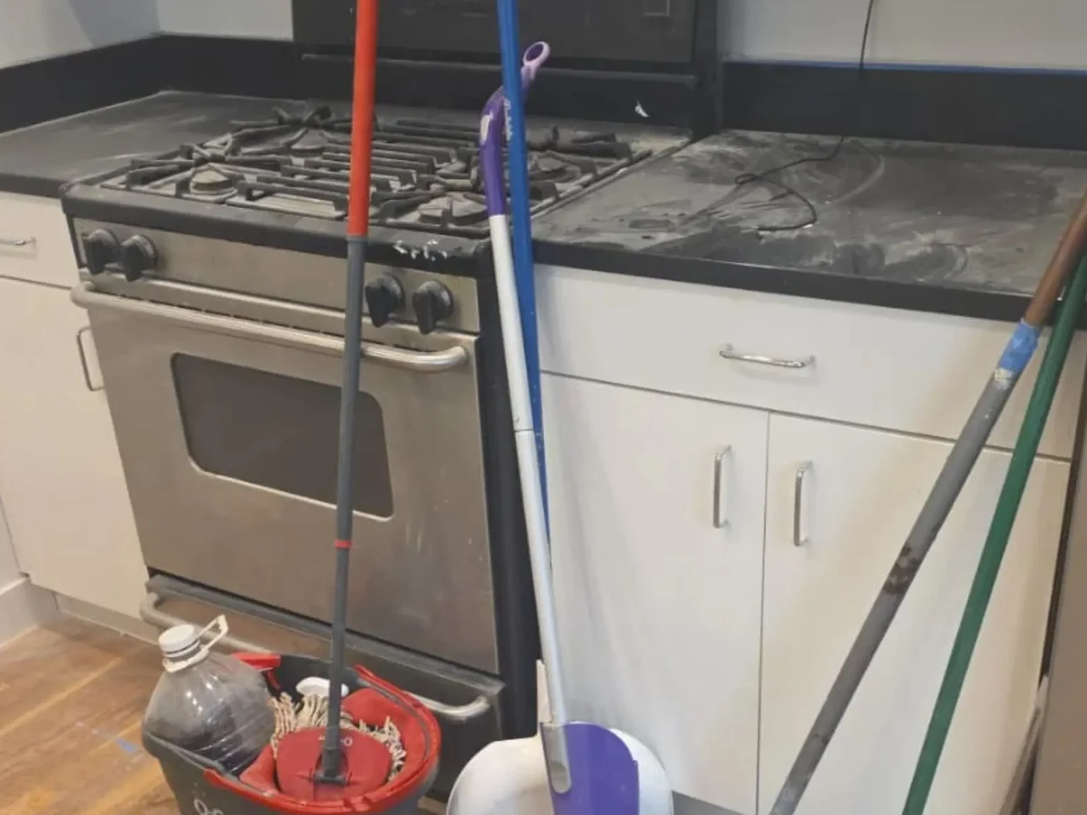 Kitchen cleaning