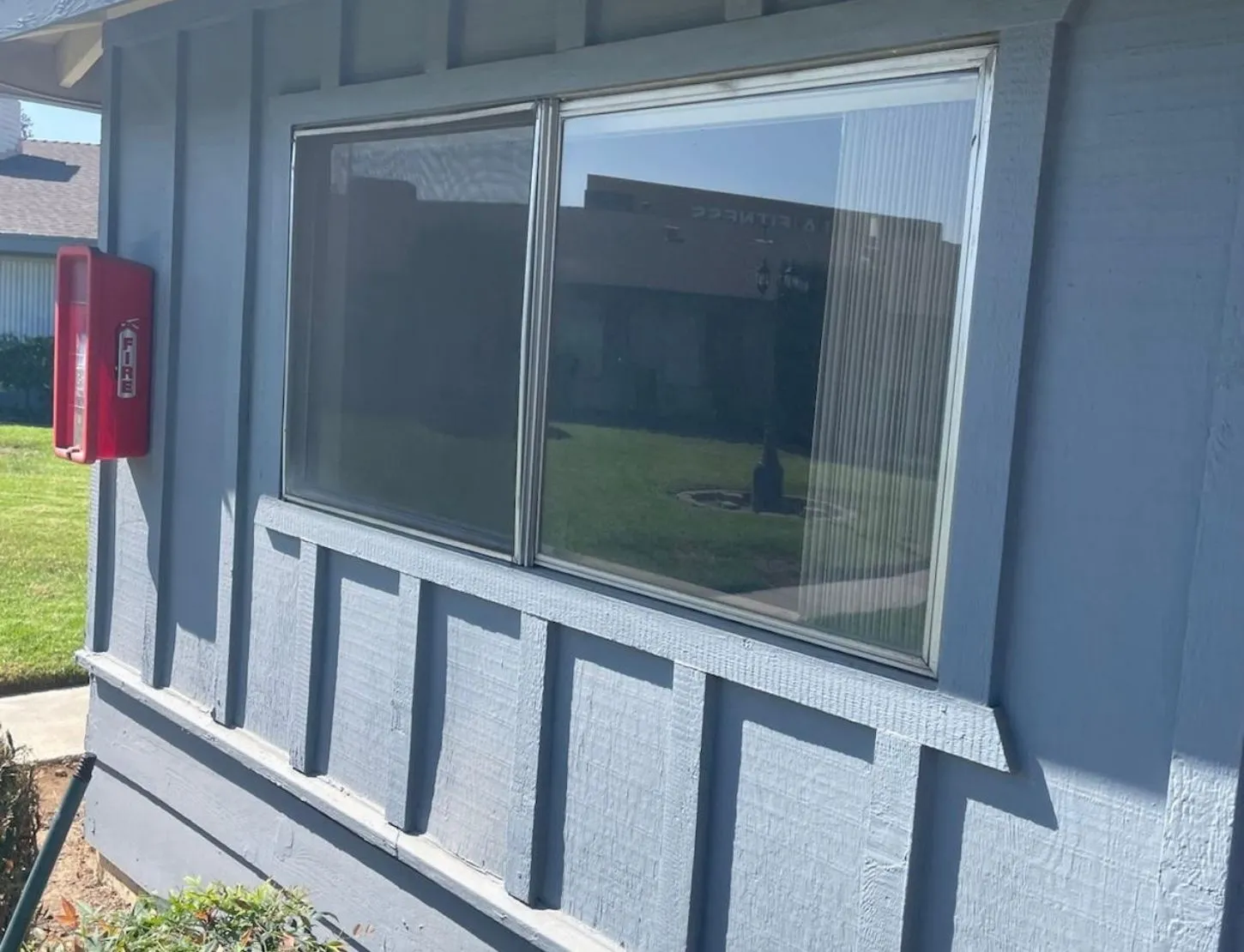 Professional window washing service in Palm Desert